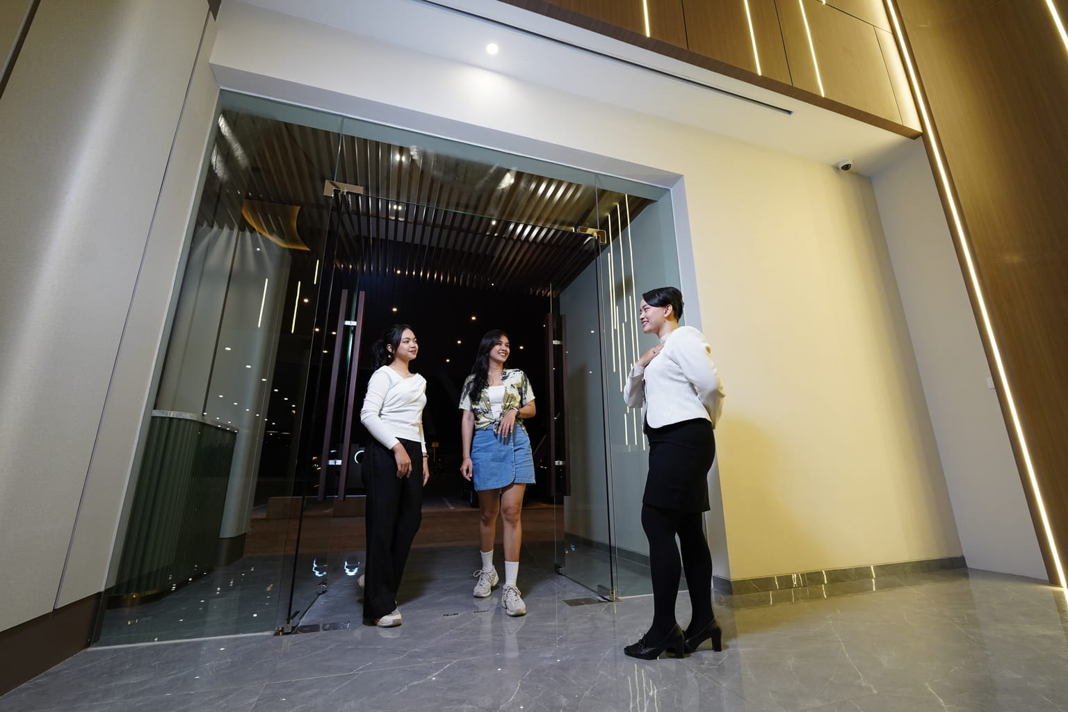 Entrance greeting 1979 Social Hotel Batu